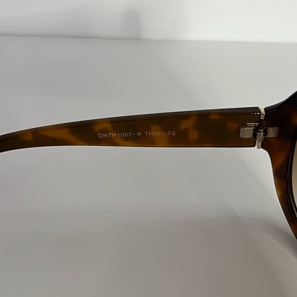Tahari Oval Oversized Tortoise Shell Sunglasses - Picture 11 of 12